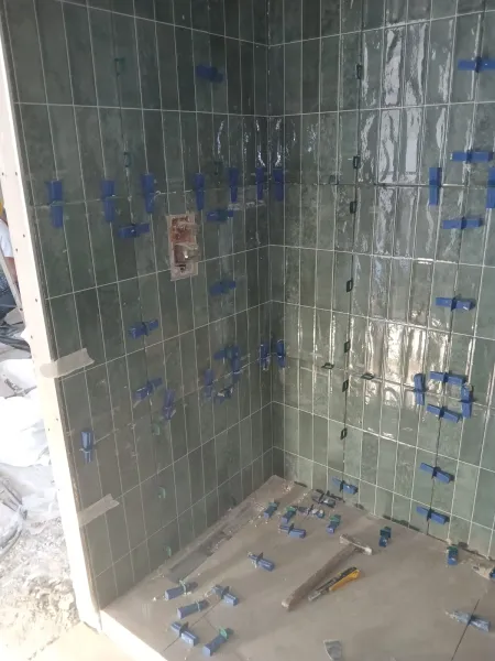 Lucrare renovări și construcții