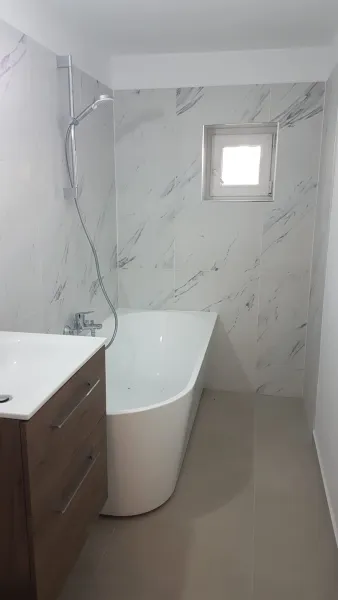 Lucrare renovări și construcții